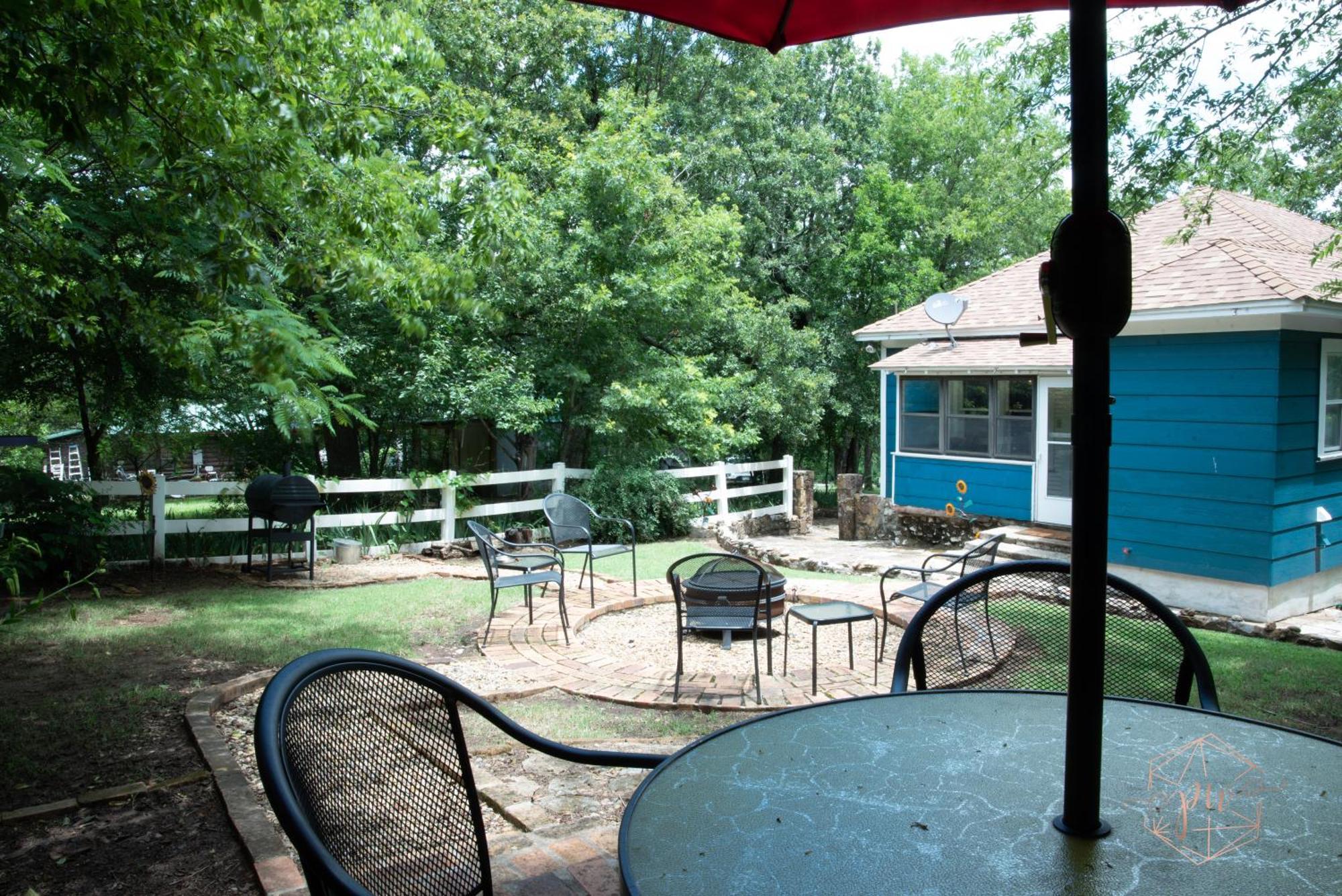The Bluebird Cottage Style Cabin With Hot Tub Near Turner Falls And Casinos Davis Esterno foto